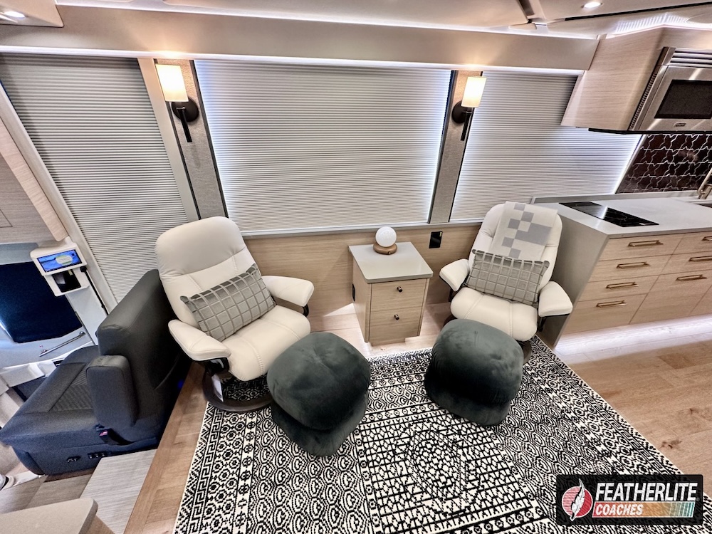 2026 Prevost Featherlite H3-45 For Sale